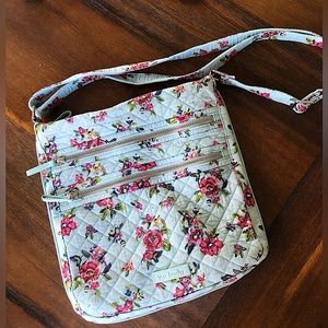 VERA BRADLEY HIPSTER CROSSBODY PURSE QUILTED BLUE FLORAL WATER BOUQUET